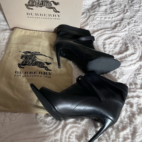 Burberry booties, authentic, excellent condition - Picture 2 of 5